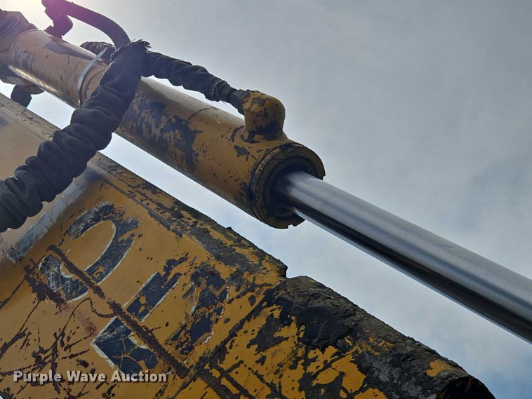 image for item EM7479 1991 John Deere 410D backhoe