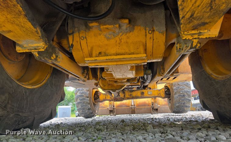 image for item EM7479 1991 John Deere 410D backhoe