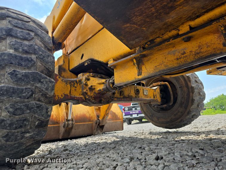 image for item EM7479 1991 John Deere 410D backhoe