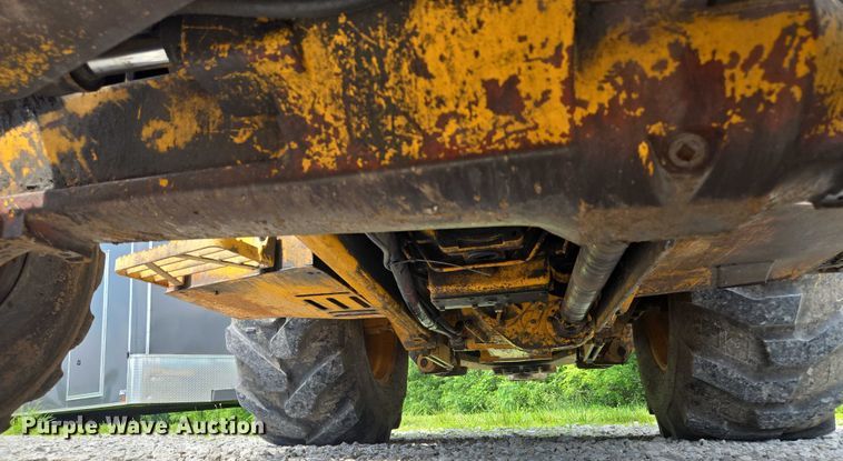 image for item EM7479 1991 John Deere 410D backhoe