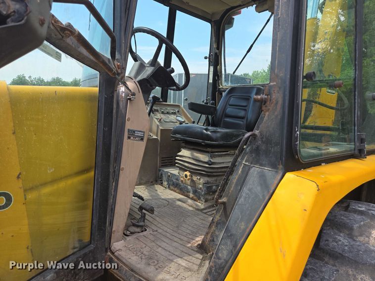 image for item EM7479 1991 John Deere 410D backhoe