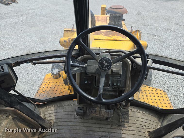 image for item EM7479 1991 John Deere 410D backhoe