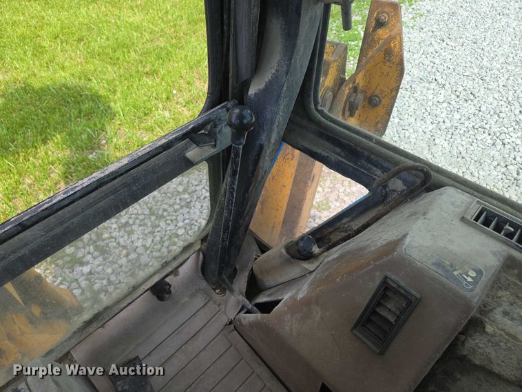 image for item EM7479 1991 John Deere 410D backhoe