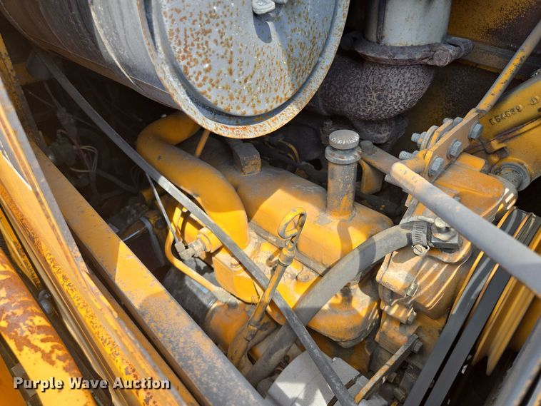 image for item EM7479 1991 John Deere 410D backhoe