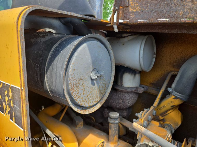 image for item EM7479 1991 John Deere 410D backhoe