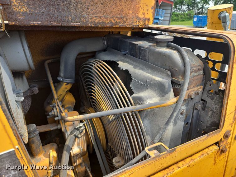 image for item EM7479 1991 John Deere 410D backhoe