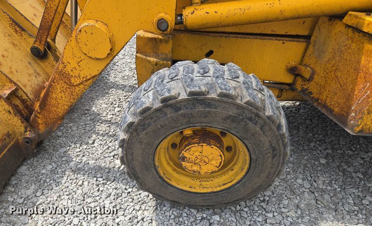 image for item EM7479 1991 John Deere 410D backhoe