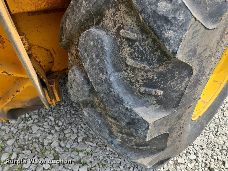 image for item EM7479 1991 John Deere 410D backhoe