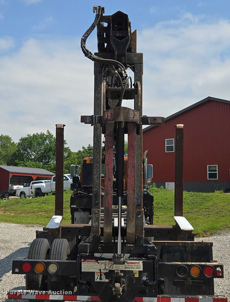 image for item EM7481 Hiab 335K-4 Hipro truck mounted crane