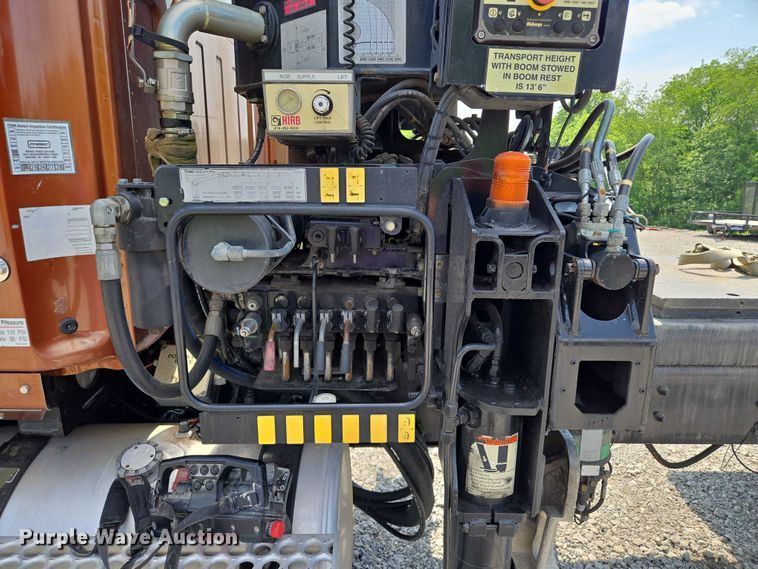 image for item EM7481 Hiab 335K-4 Hipro truck mounted crane