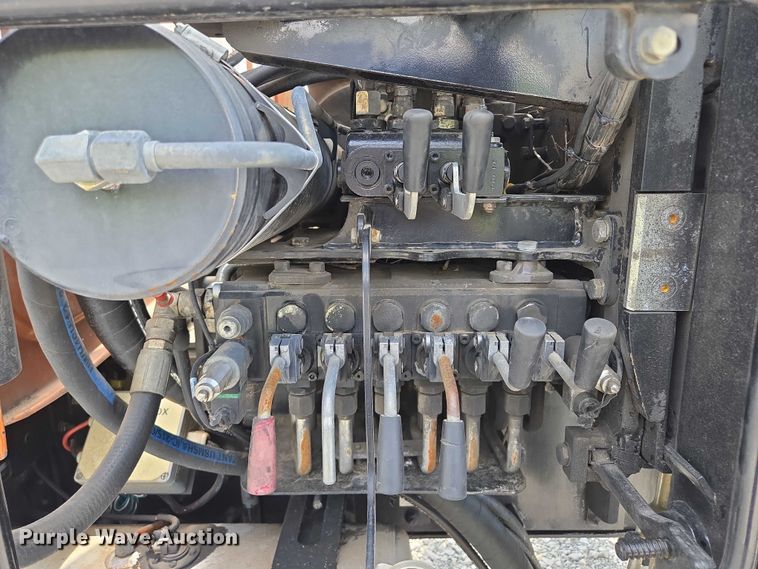 image for item EM7481 Hiab 335K-4 Hipro truck mounted crane