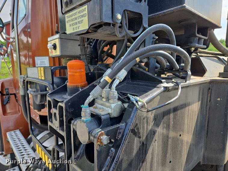 image for item EM7481 Hiab 335K-4 Hipro truck mounted crane