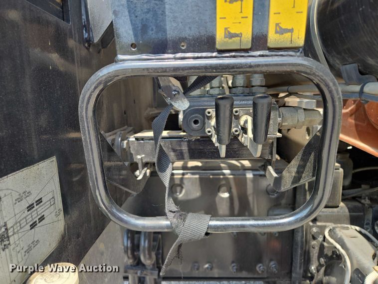 image for item EM7481 Hiab 335K-4 Hipro truck mounted crane