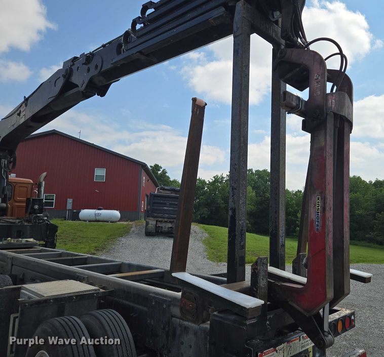 image for item EM7481 Hiab 335K-4 Hipro truck mounted crane