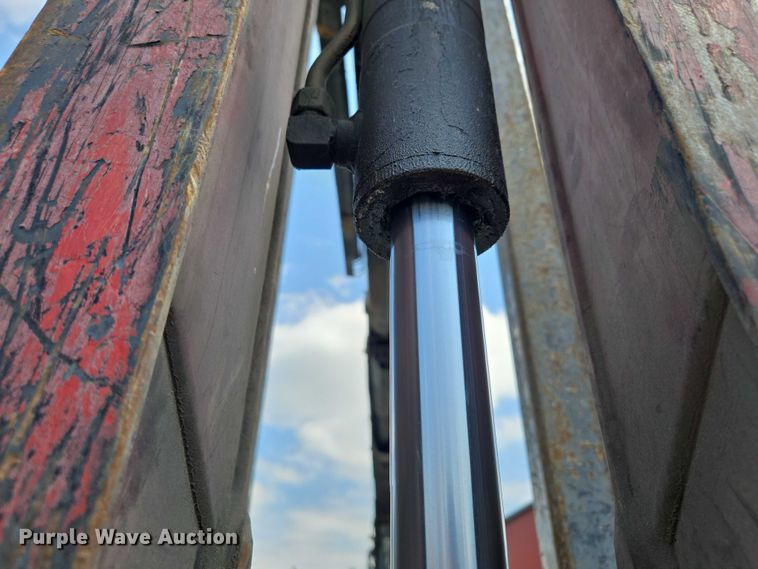 image for item EM7481 Hiab 335K-4 Hipro truck mounted crane