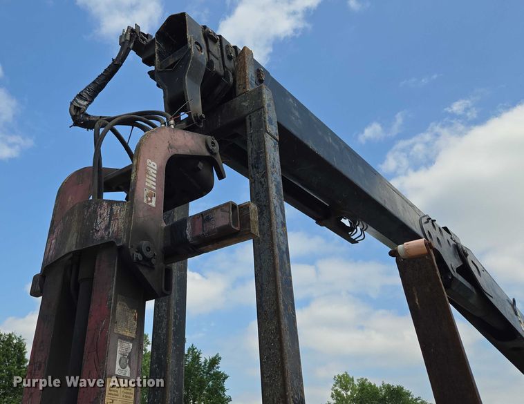 image for item EM7481 Hiab 335K-4 Hipro truck mounted crane