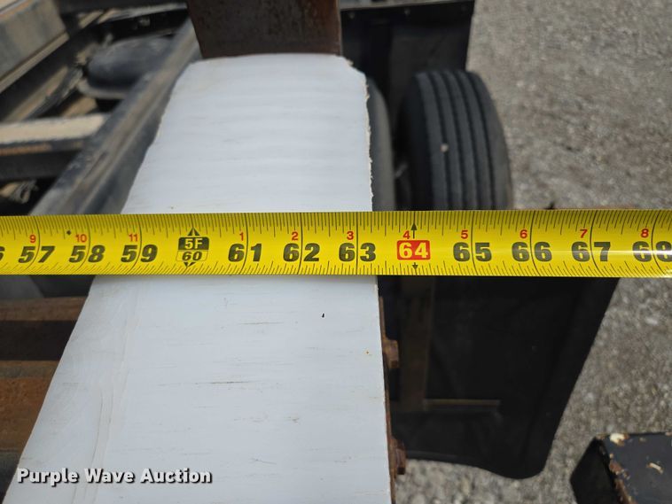 image for item EM7481 Hiab 335K-4 Hipro truck mounted crane