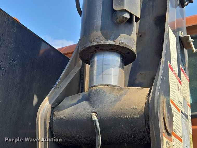 image for item EM7481 Hiab 335K-4 Hipro truck mounted crane