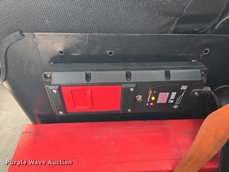 image for item EM7481 Hiab 335K-4 Hipro truck mounted crane