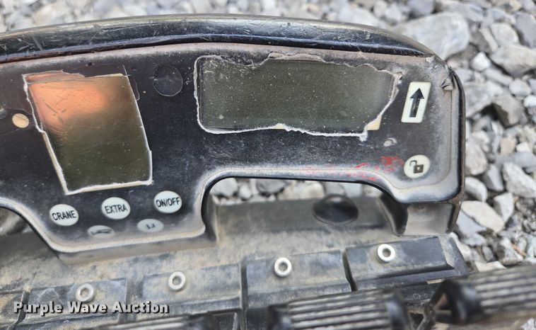 image for item EM7481 Hiab 335K-4 Hipro truck mounted crane