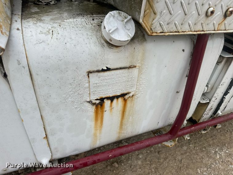 image for item EN5132 1995 Isuzu concrete pump truck