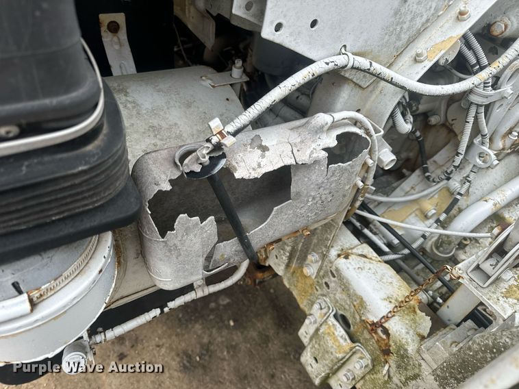 image for item EN5132 1995 Isuzu concrete pump truck