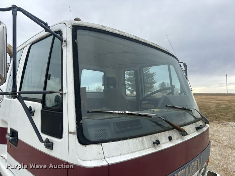 image for item EN5132 1995 Isuzu concrete pump truck