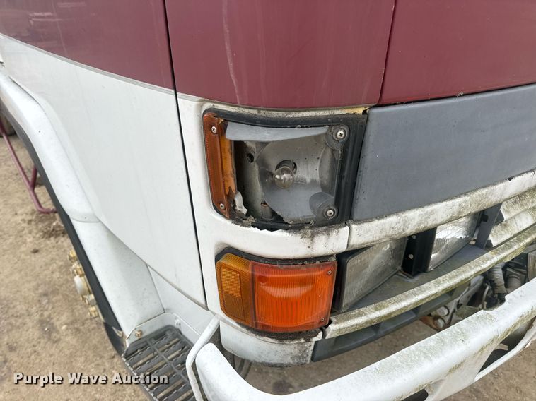 image for item EN5132 1995 Isuzu concrete pump truck