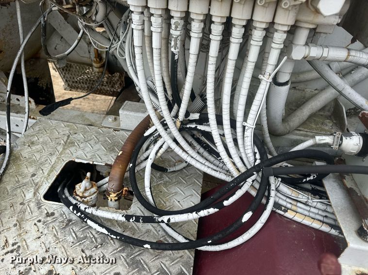 image for item EN5132 1995 Isuzu concrete pump truck