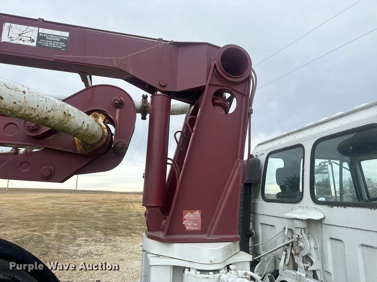 image for item EN5132 1995 Isuzu concrete pump truck