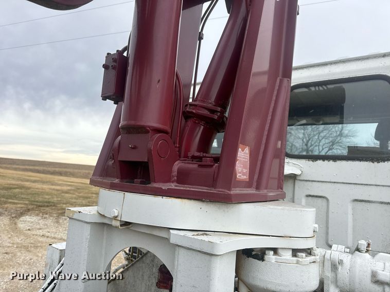 image for item EN5132 1995 Isuzu concrete pump truck