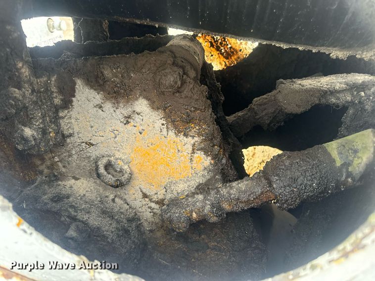 image for item EN5132 1995 Isuzu concrete pump truck