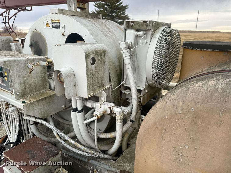 image for item EN5132 1995 Isuzu concrete pump truck