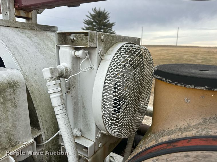image for item EN5132 1995 Isuzu concrete pump truck