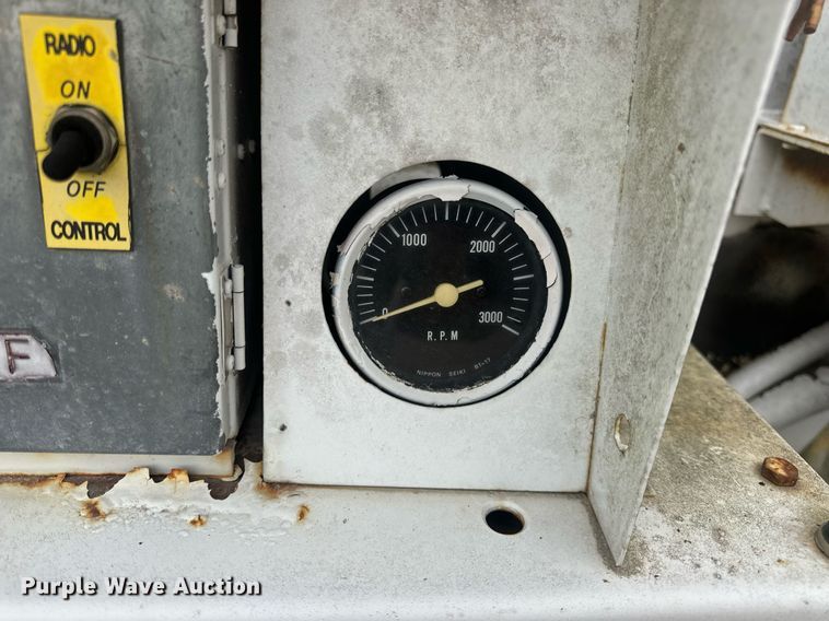 image for item EN5132 1995 Isuzu concrete pump truck