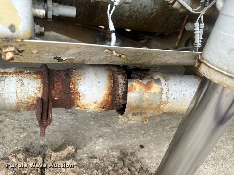 image for item EN5132 1995 Isuzu concrete pump truck