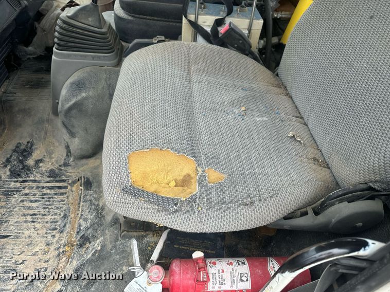 image for item EN5132 1995 Isuzu concrete pump truck