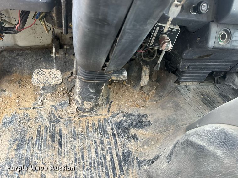 image for item EN5132 1995 Isuzu concrete pump truck