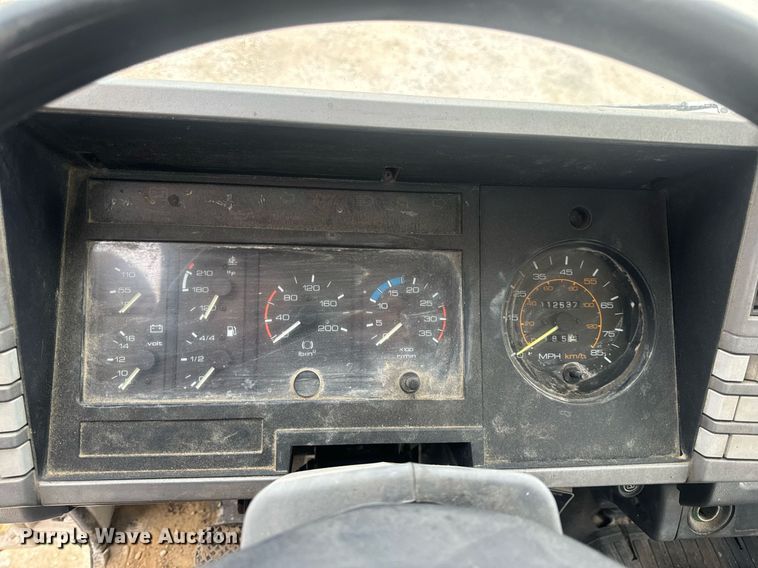 image for item EN5132 1995 Isuzu concrete pump truck