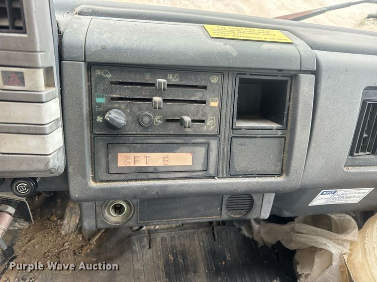 image for item EN5132 1995 Isuzu concrete pump truck