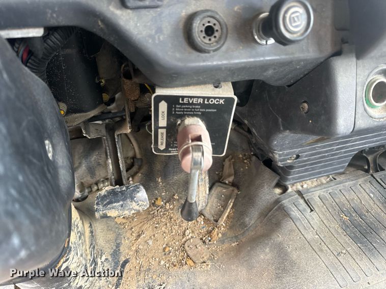 image for item EN5132 1995 Isuzu concrete pump truck