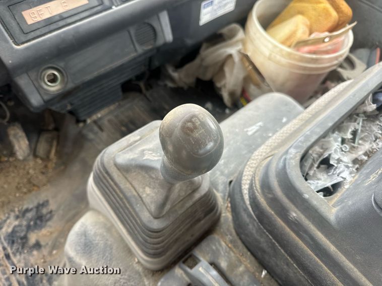 image for item EN5132 1995 Isuzu concrete pump truck