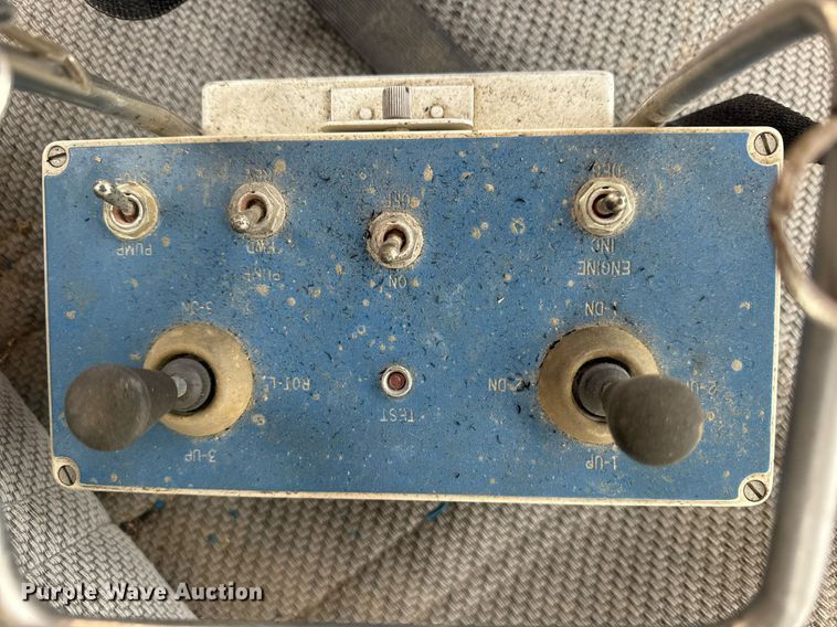 image for item EN5132 1995 Isuzu concrete pump truck