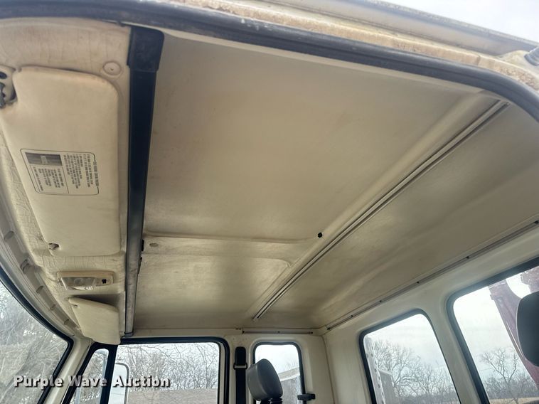 image for item EN5132 1995 Isuzu concrete pump truck