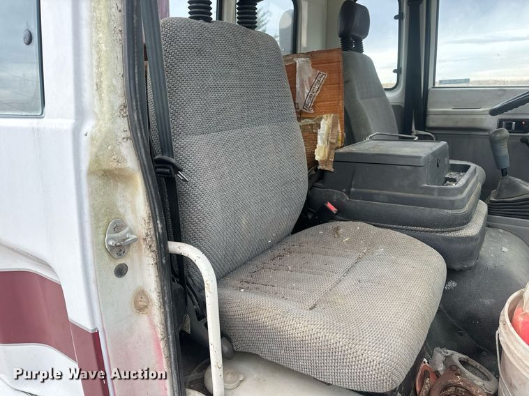 image for item EN5132 1995 Isuzu concrete pump truck