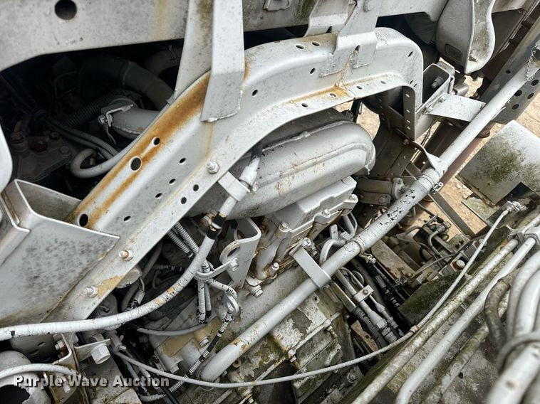 image for item EN5132 1995 Isuzu concrete pump truck