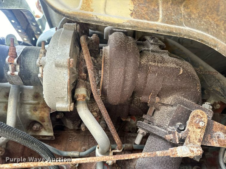 image for item EN5132 1995 Isuzu concrete pump truck