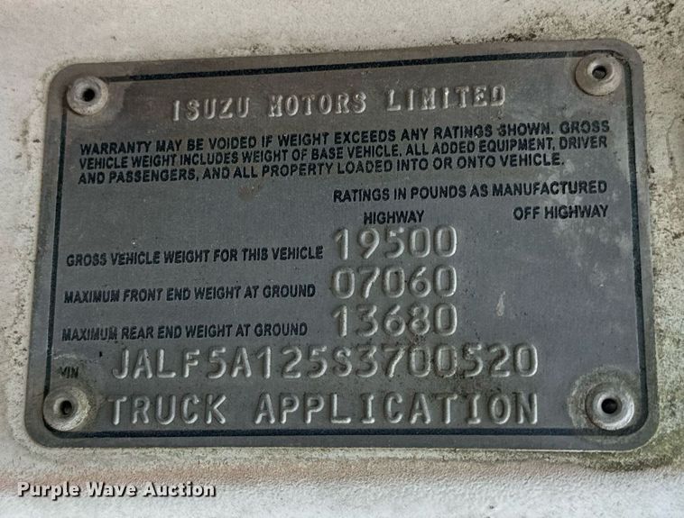 image for item EN5132 1995 Isuzu concrete pump truck