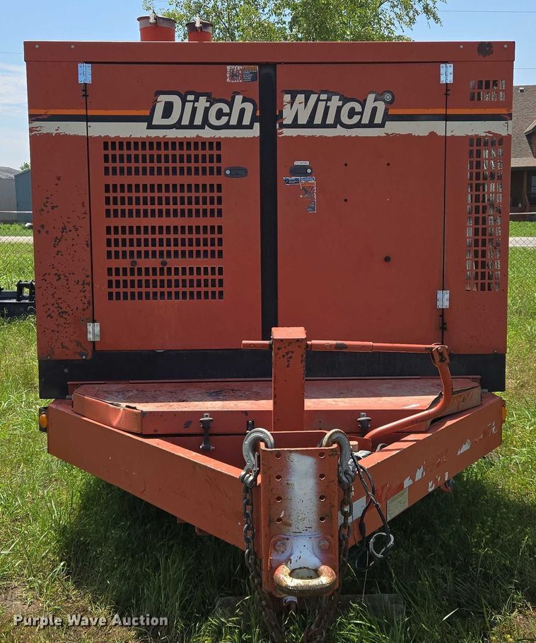 image for item EN8048 2010 Ditch Witch FX60 vacuum excavator