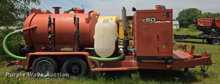 image for item EN8048 2010 Ditch Witch FX60 vacuum excavator